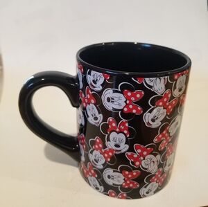 Disney Minnie Mouse 14 oz Ceramic Mug Repeat Pattern